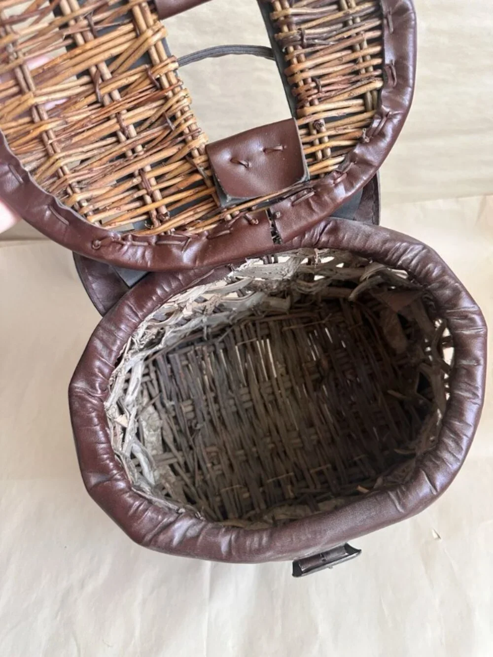 Vintage Fishing Basket Creel Rustic Cabin Decor Cottage Lake Americana Rustic